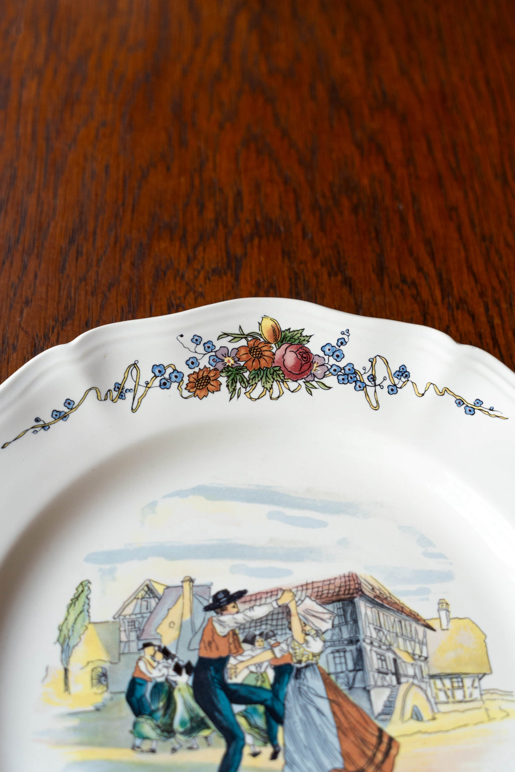 Assiette Obernai — « La danse villageoise » — Henri Loux
