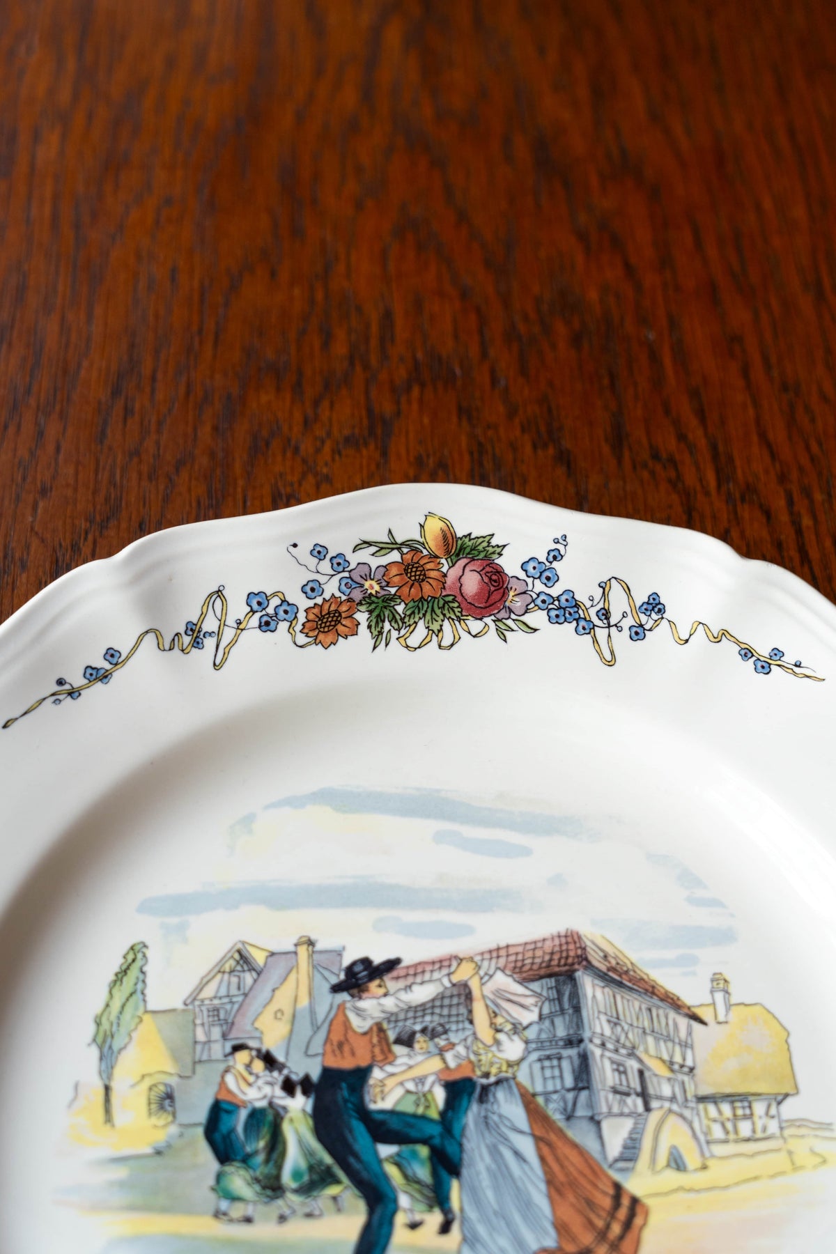Assiette Obernai — « La danse villageoise » — Henri Loux