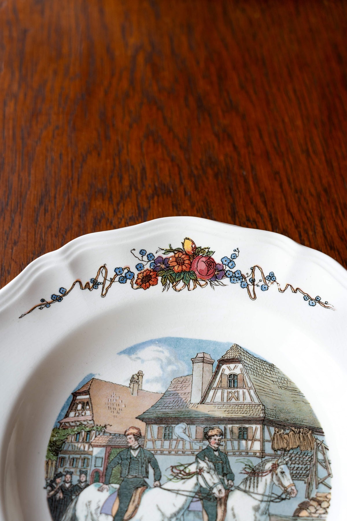 Assiette Obernai — « Le passage des cavaliers » — Henri Loux