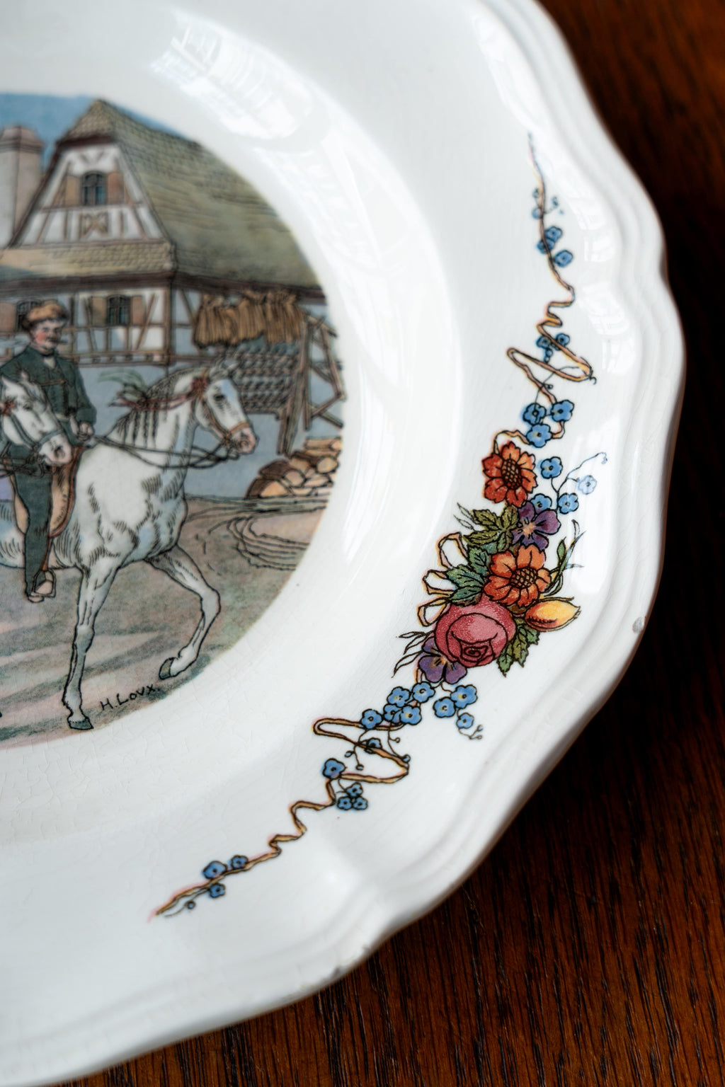 Assiette Obernai — « Le passage des cavaliers » — Henri Loux