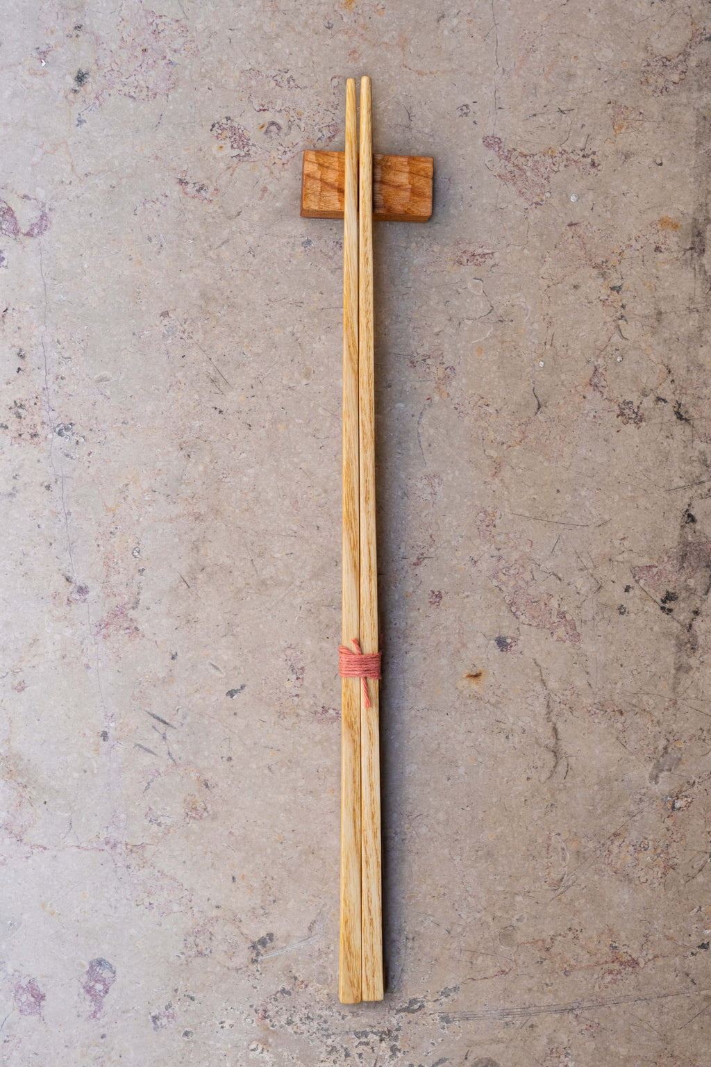 Set baguettes en bois avec repose-baguette