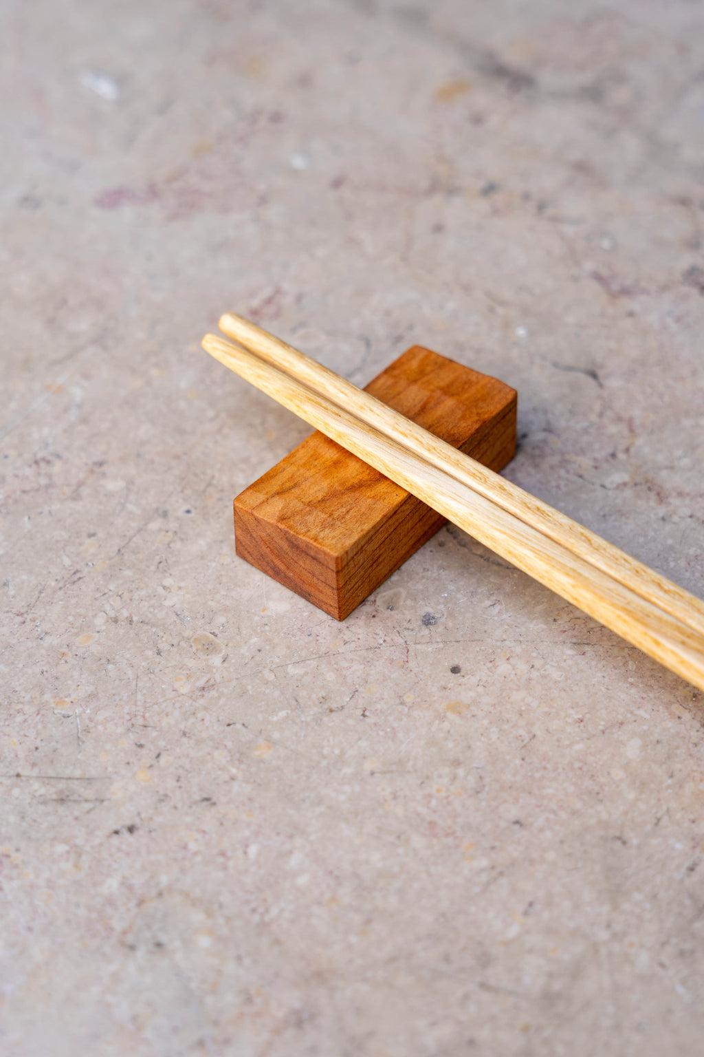 Set baguettes en bois avec repose-baguette
