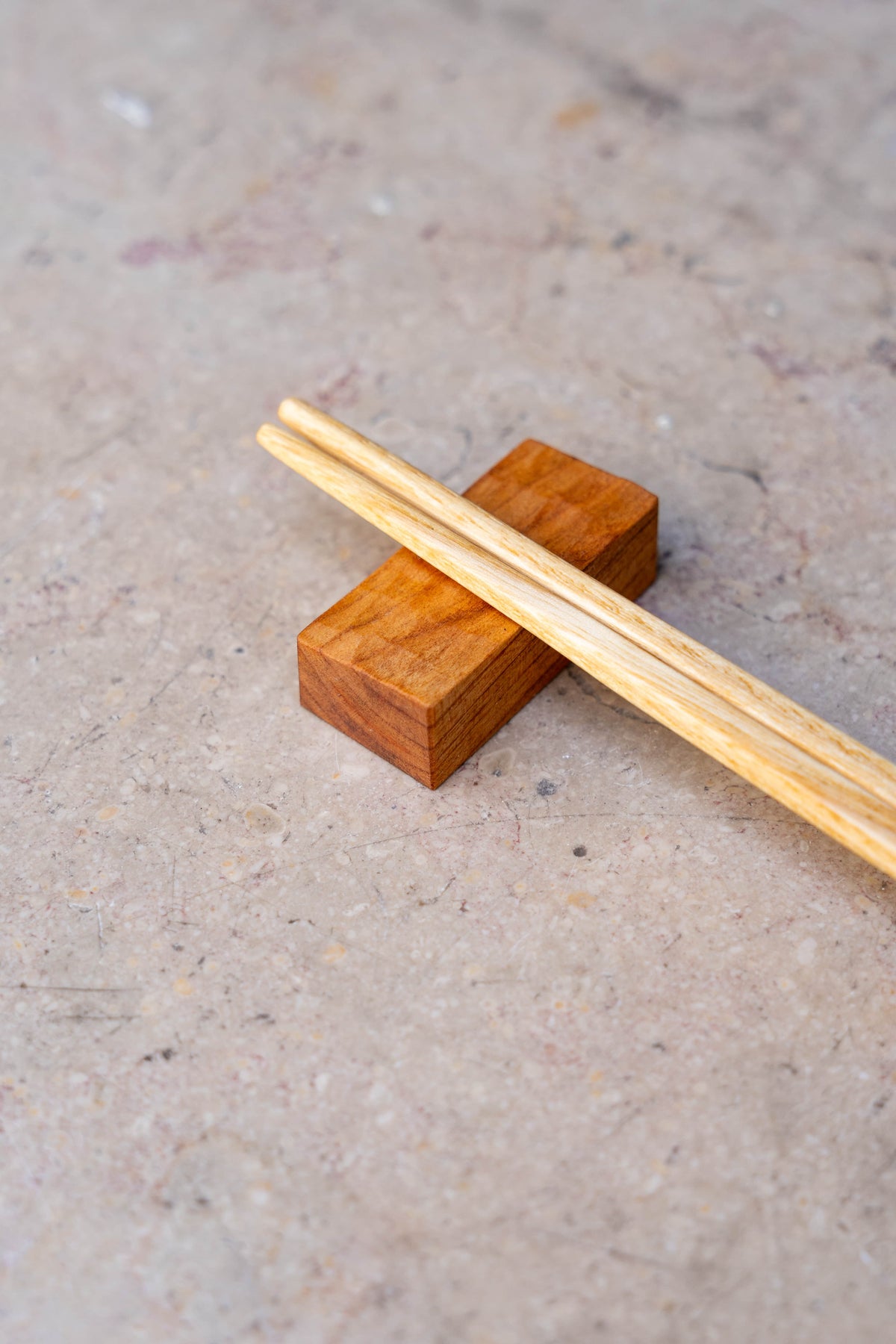 Set baguettes en bois avec repose-baguette